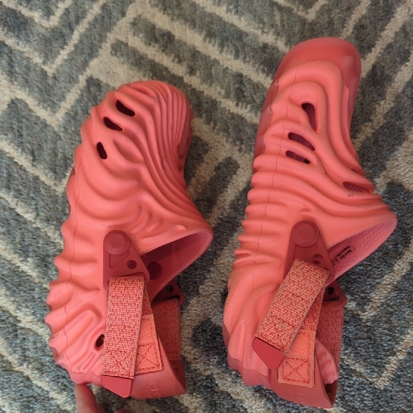 CROCS Salehe x Bembury Kids Orange/Salmon Textured Clogs - Picture 6 of 8